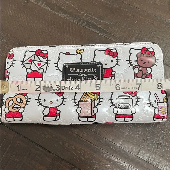 Loungefly Hello Kitty Wallet - Picture 9 of 11